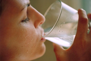 Полезно ли пить холодную воду?!